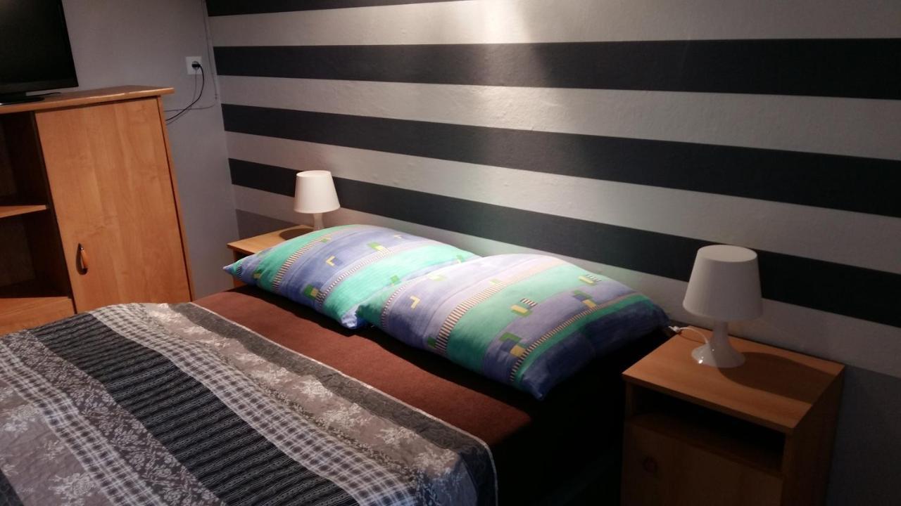 Pensjonat I Restauracja U Zdzicha Rowy  Buitenkant foto
